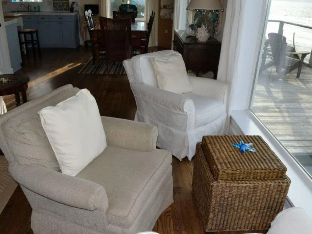 Sea Cliff 3 Br cottage by RedAwning