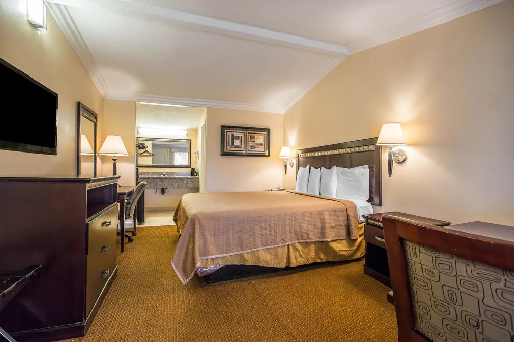 Rodeway Inn Near Legoland