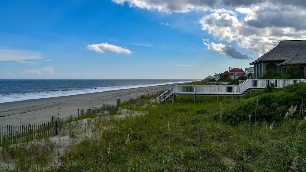 105 Endless View 8 Br Home by RedAwning