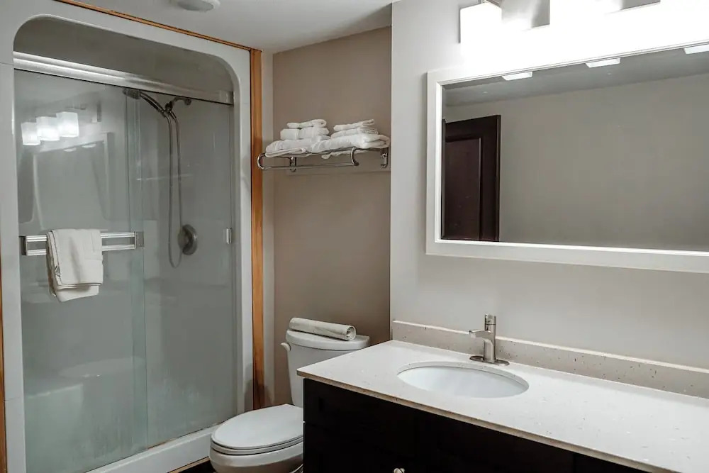 Homestead Inn & Suites
