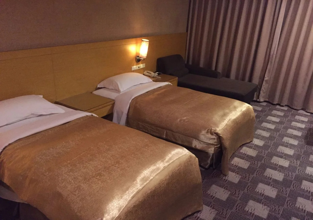 Metropolis Hotel