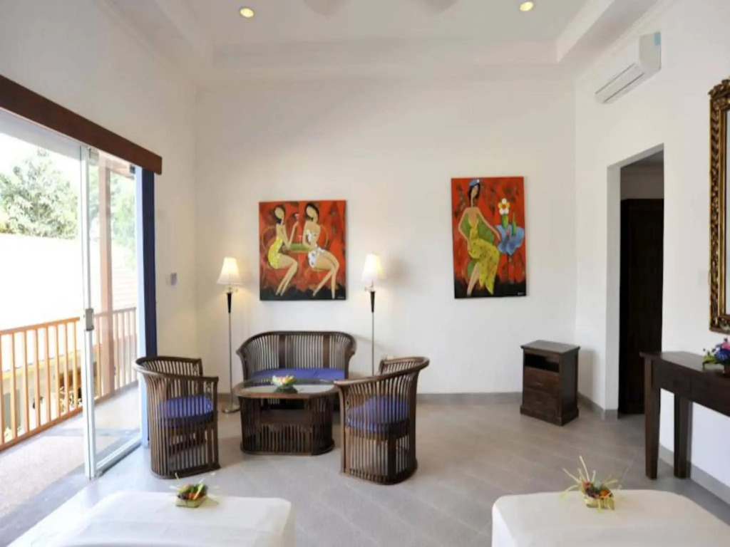 Aquarius Beach Hotel