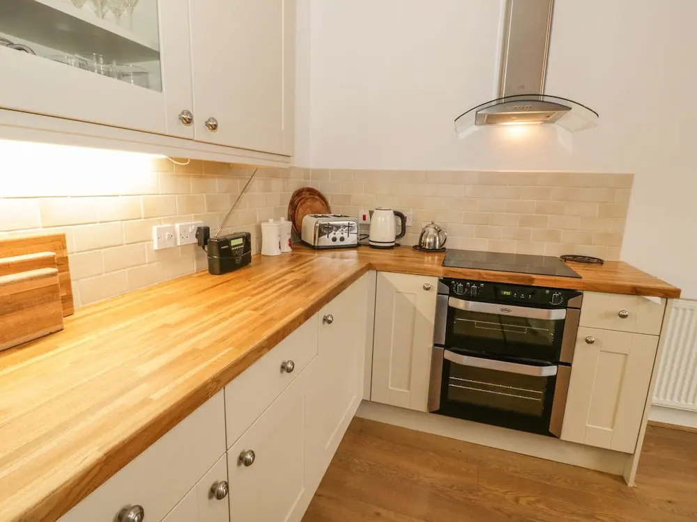 Flat 2 - 9 Rhiw Bank Terrace