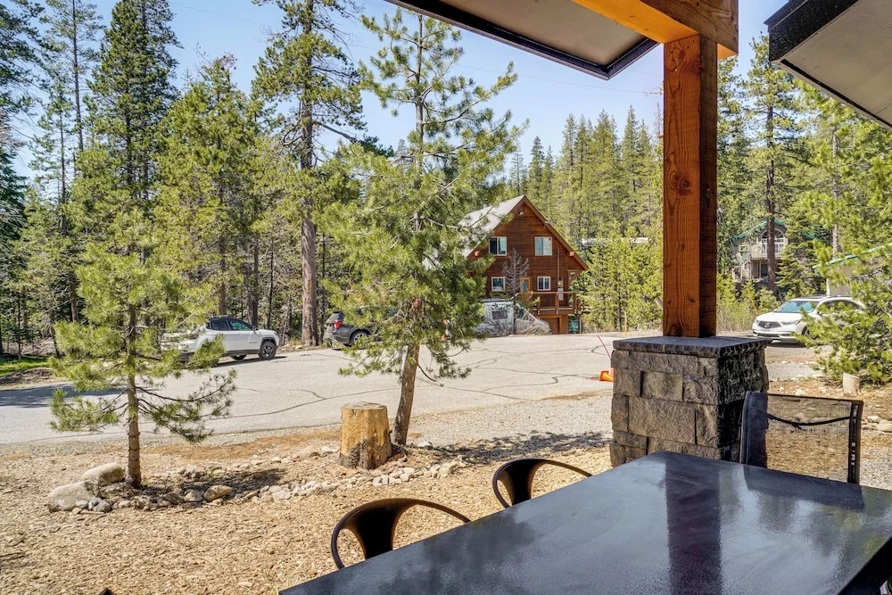 Luxe Soda Springs Retreat: Modern & Spacious!