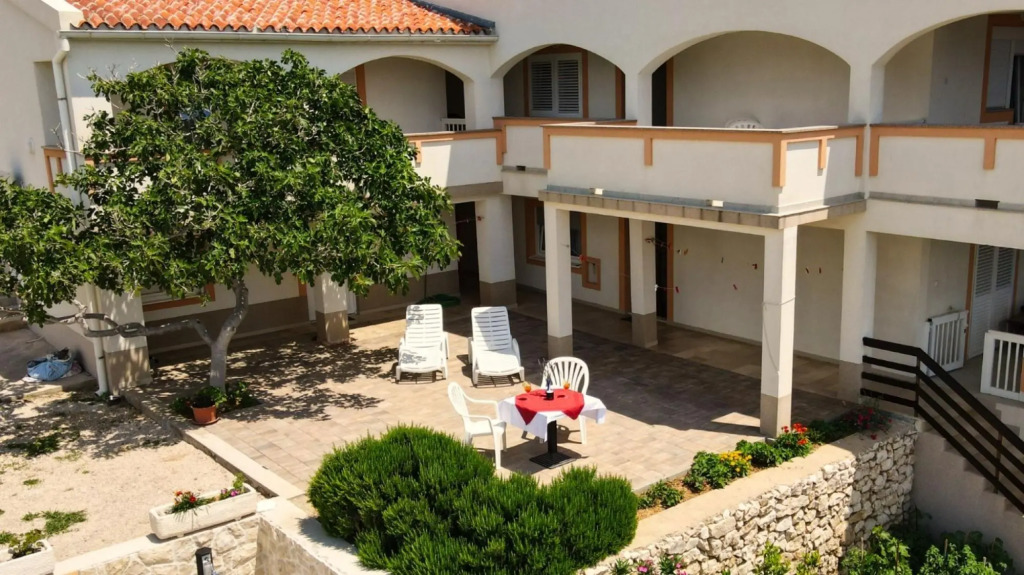 Poolhouse - Close to the sea - A3
