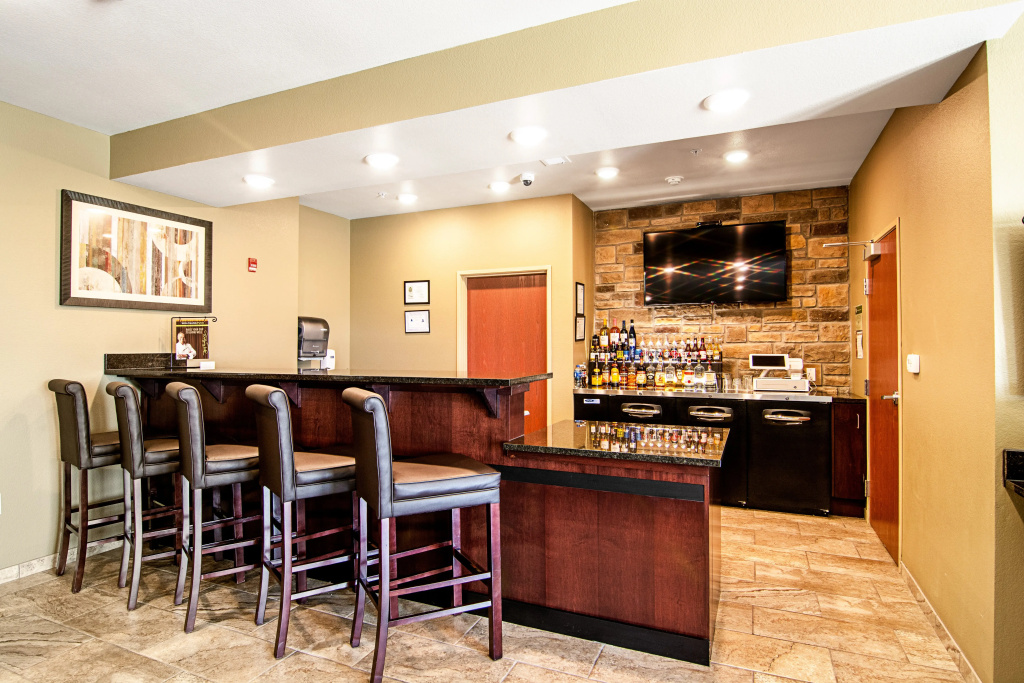 Cobblestone Hotel & Suites - Paxton