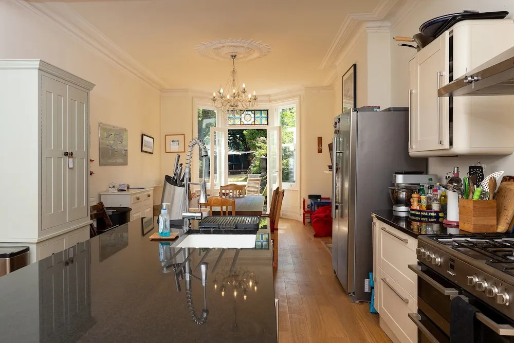 4 Bedroom Home In South London