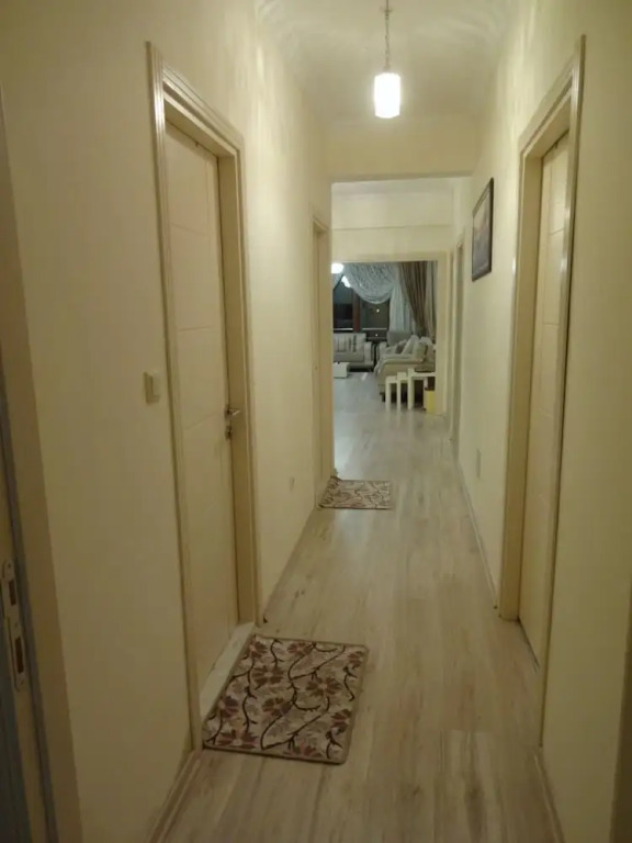 Luxerious Three Bedroom Apartment