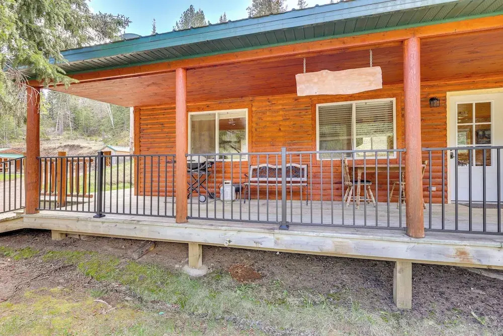 Pets Welcome: Cozy Cabin w/ Deck in Deadwood!