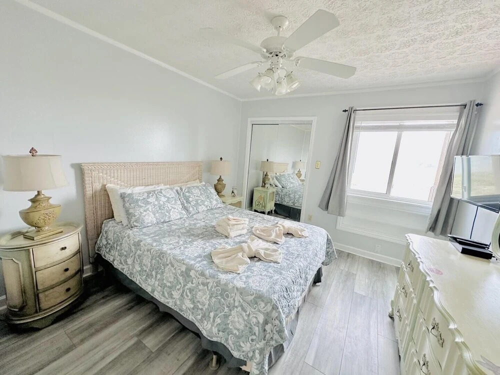 Inlet Point Villas 4c 2 Bedroom Condo by RedAwning