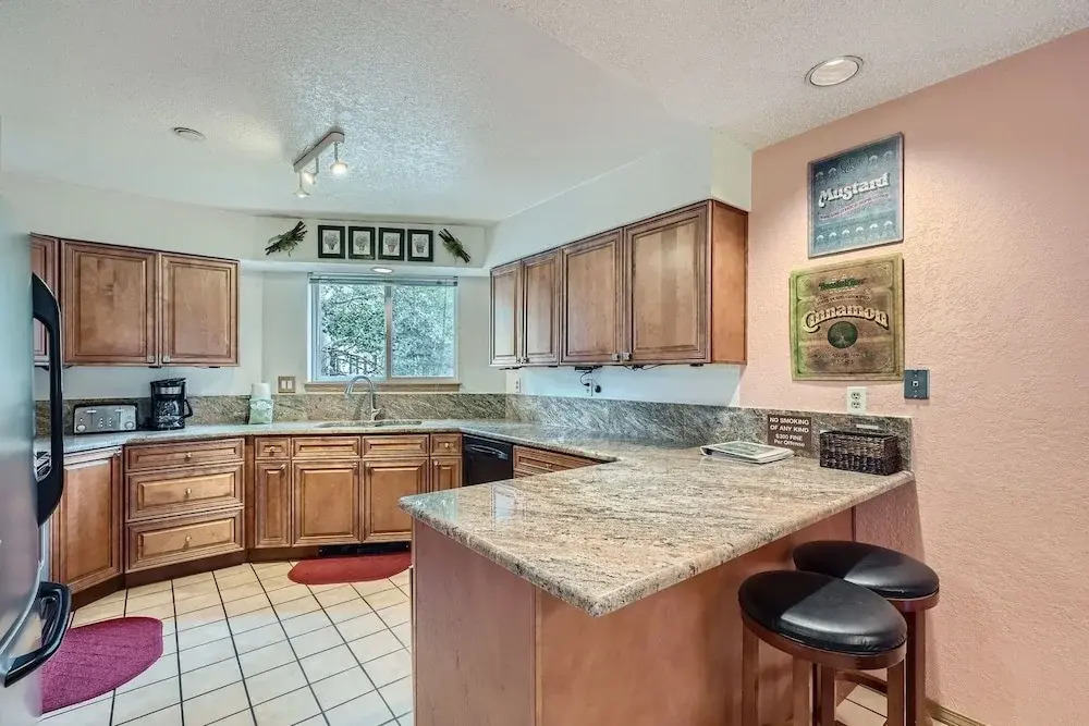 122 Cinnamon Ridge 2 Bedroom Condo by RedAwning