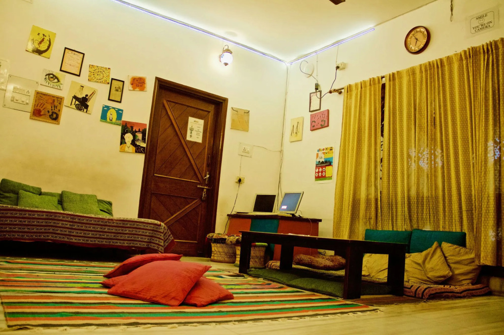 goSTOPS Lite Varanasi