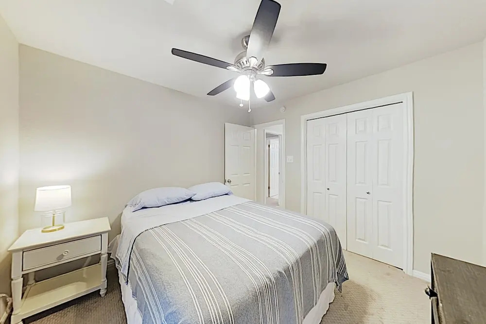 New Listing! Hill Country Getaway W/ Large Balcony 2 Bedroom Apts