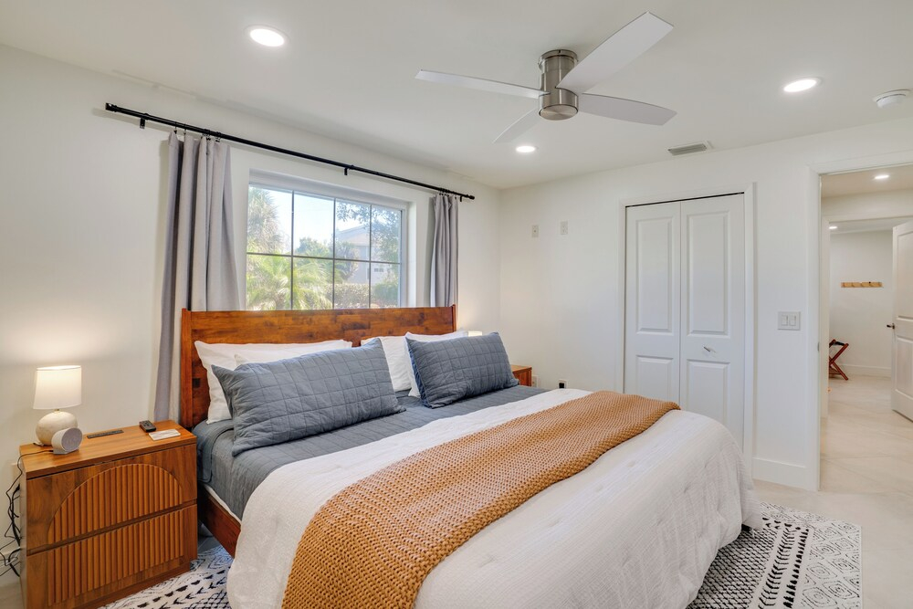 Modern Canal-front Gem w/ Lanai + Dock in Sanibel