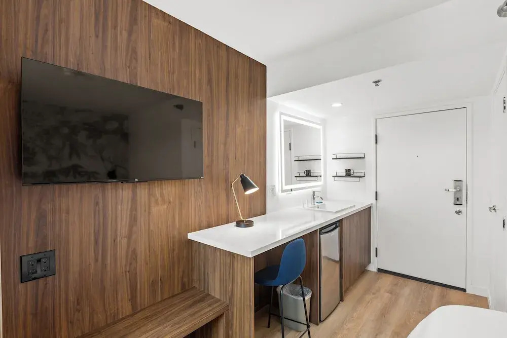 Uptown Inn by Vantaggio - Limited Service Apart-Hotel
