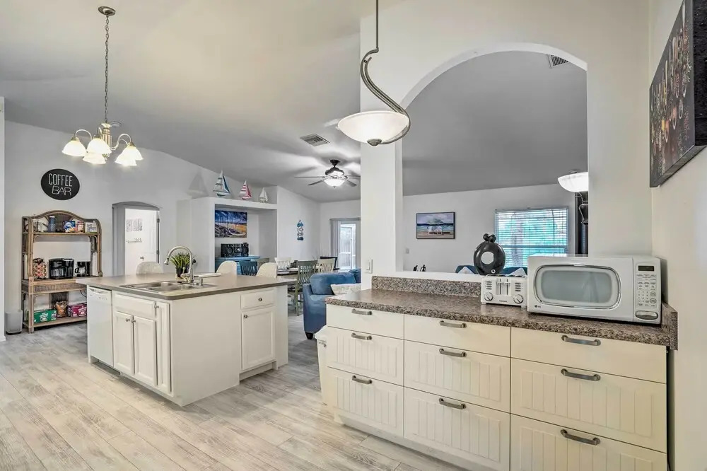 Canalfront Cape Coral Escape - ADA Friendly!