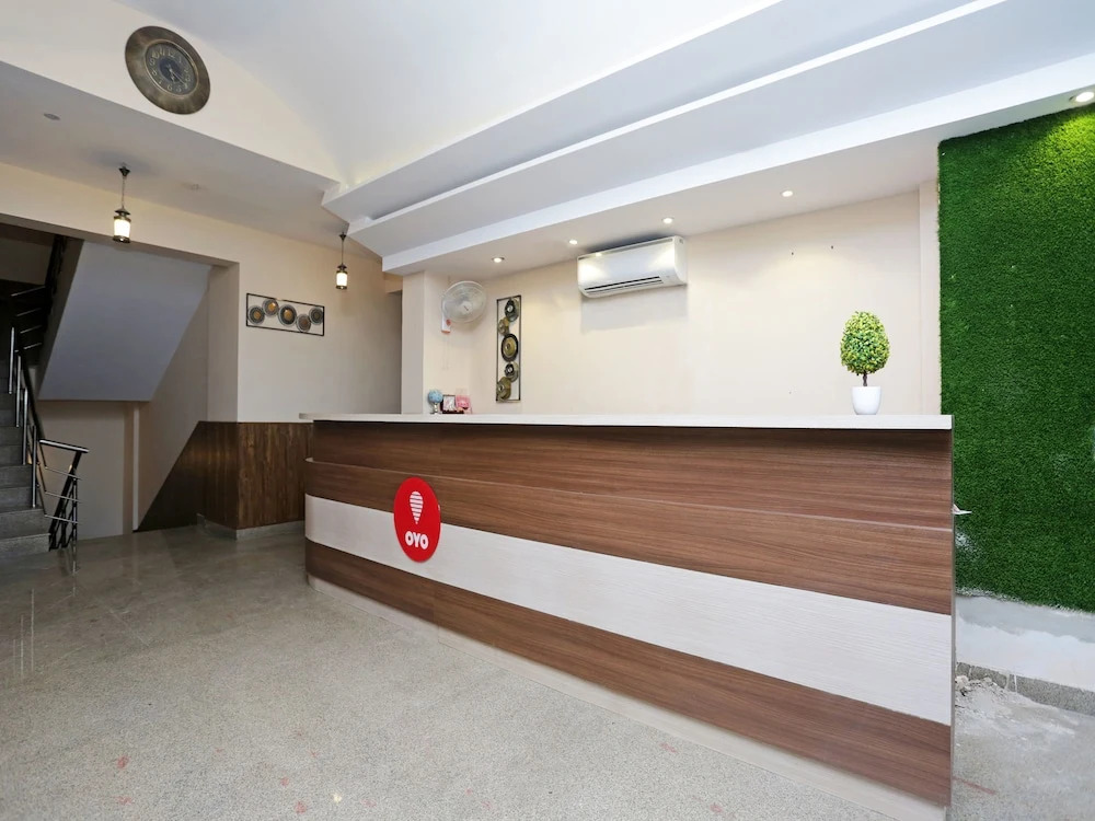 OYO 13435 Atithi Suites