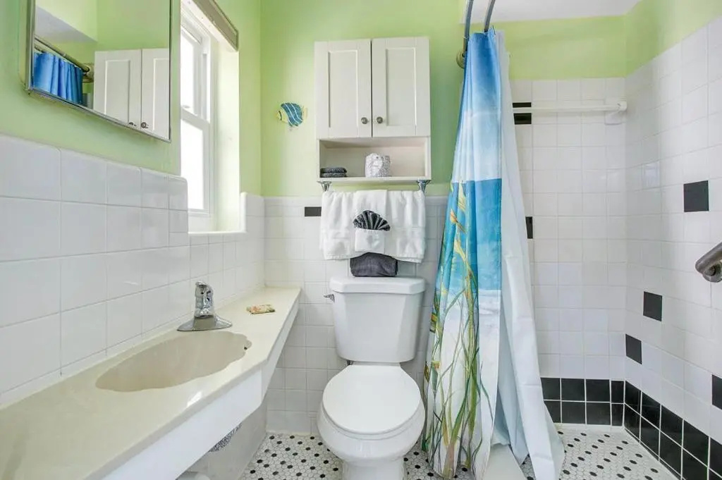 Five Palms Suite 202 - Daily - Weekly - Monthly