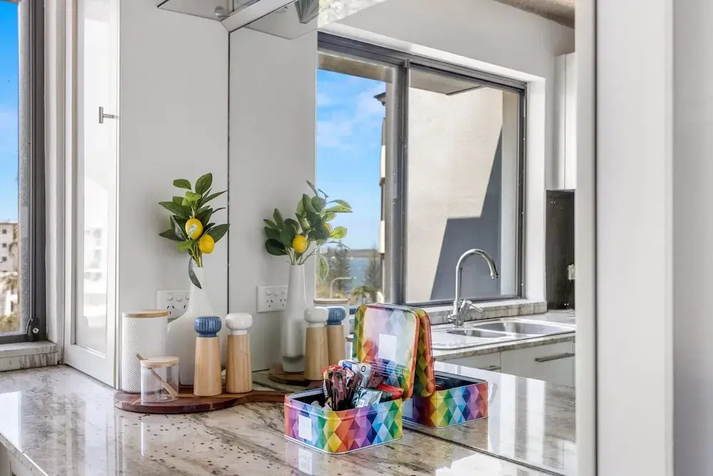 2-bed Near Beach With BBQ & Stunning Ocean Views