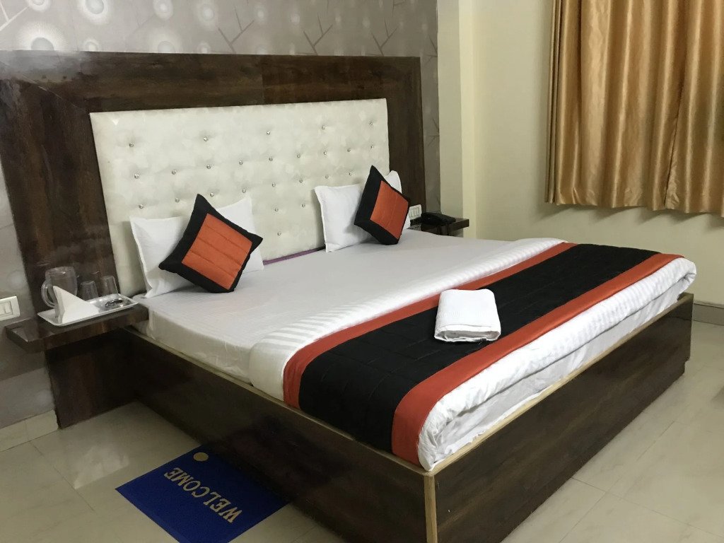 Hotel Aamantran Inn