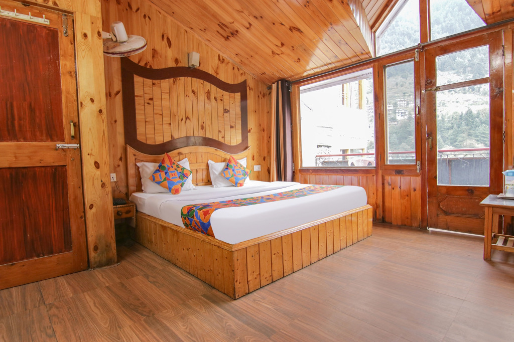 Fabhotel Pushpak
