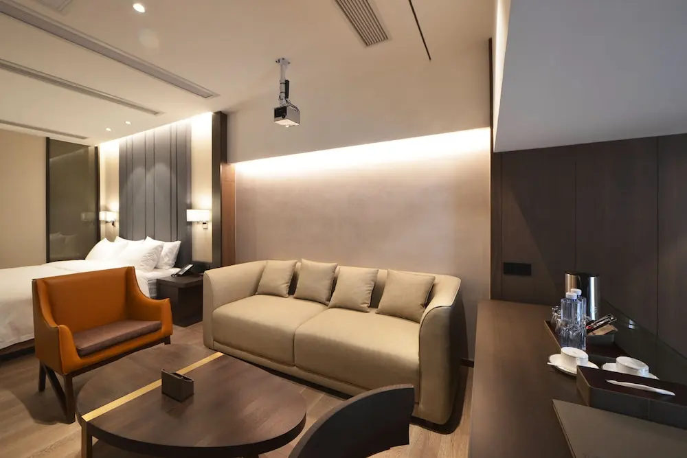 KuanRong Luxury Suites Hotel - Daping Times Square