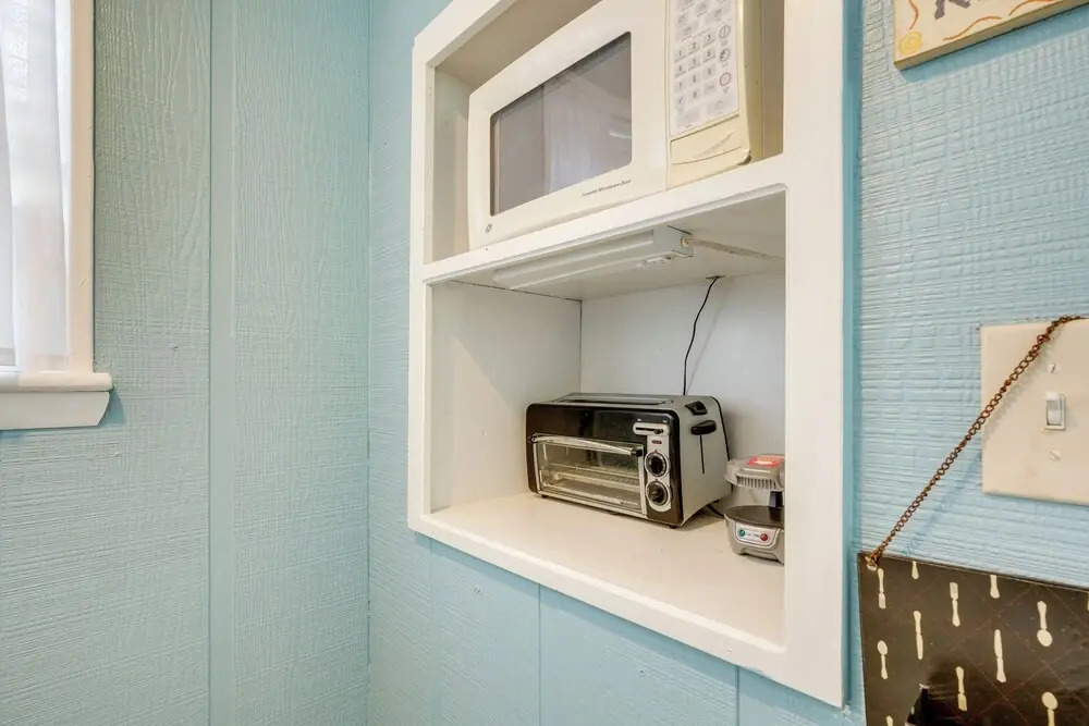 4 Mi to Downtown Chattanooga: Vibrant Studio
