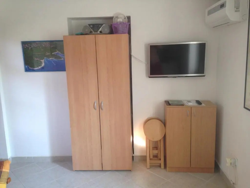 Apartment and Studio Jelušić