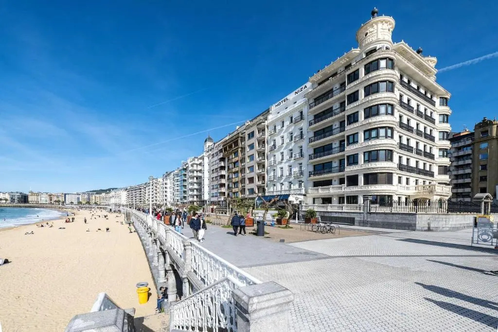 Belle Epoque on the Seafront
