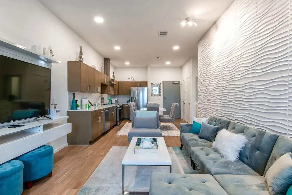 Illume New Green Community Heated Pool Deck 1 Bedroom Condo