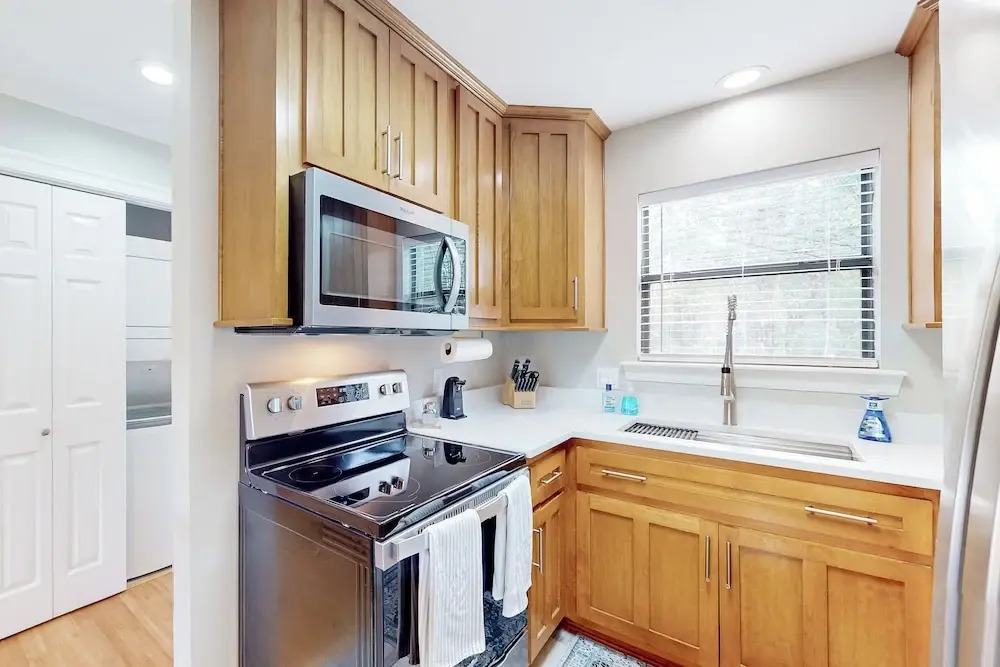 2BR Updated Dog-friendly Condo w/ Pool & Tennis