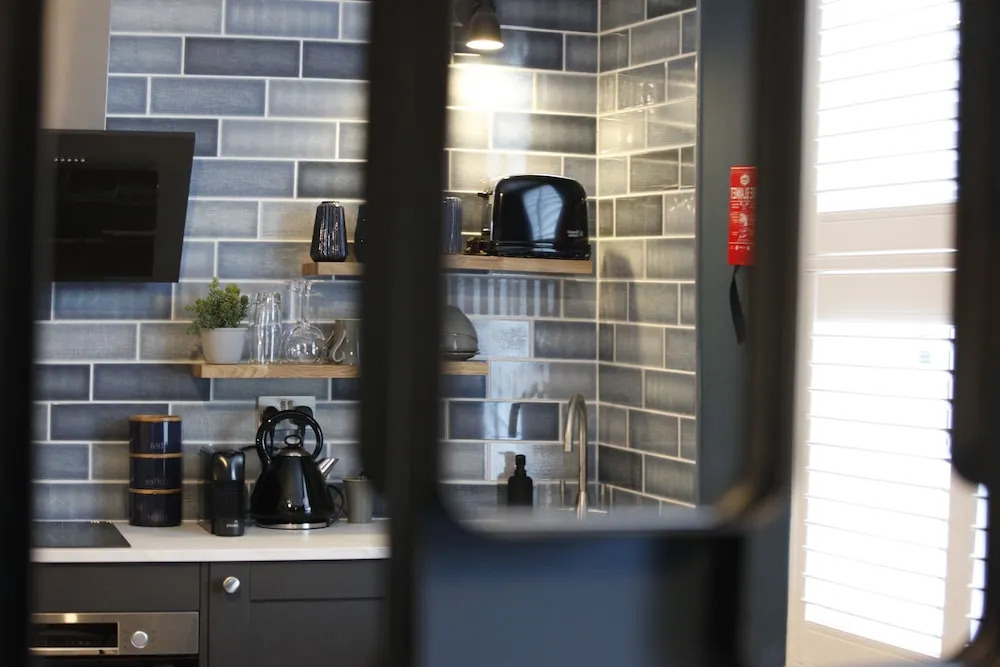 no 12 - Stunning Self Check-in Apartments in Worcester Centre