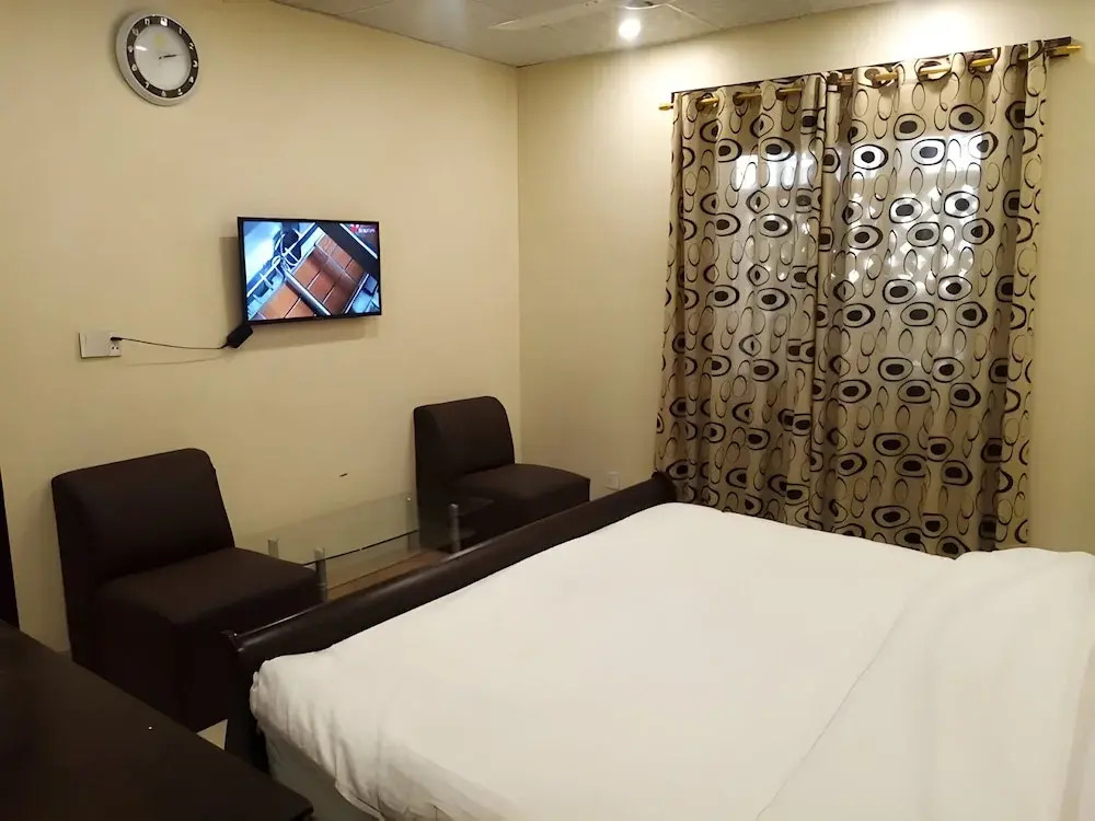 Regalia Inn Hotel