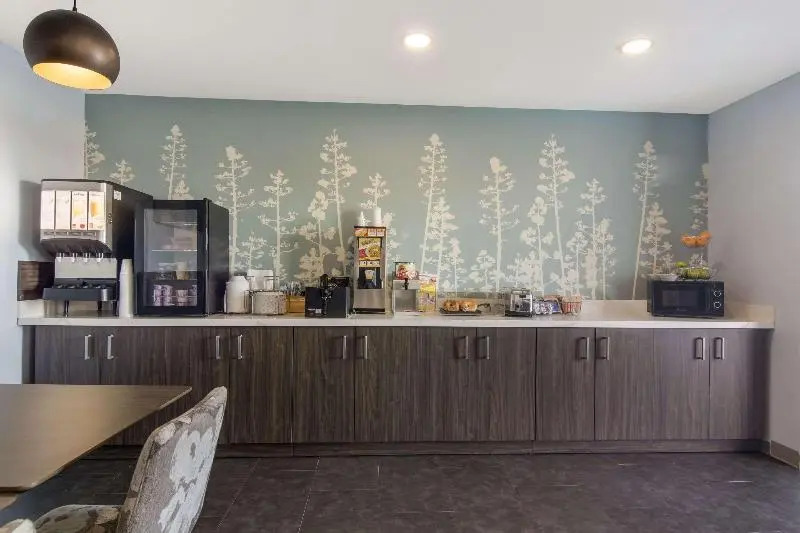 Rodeway Inn and Suites