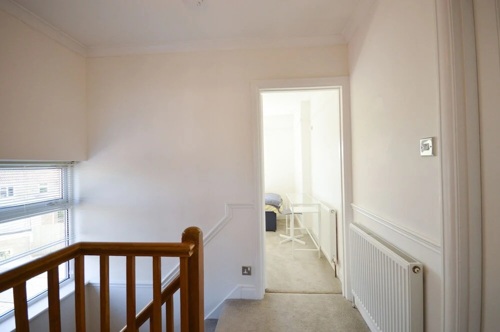 Fantastic 4 Bedroom House In Bath With Garden