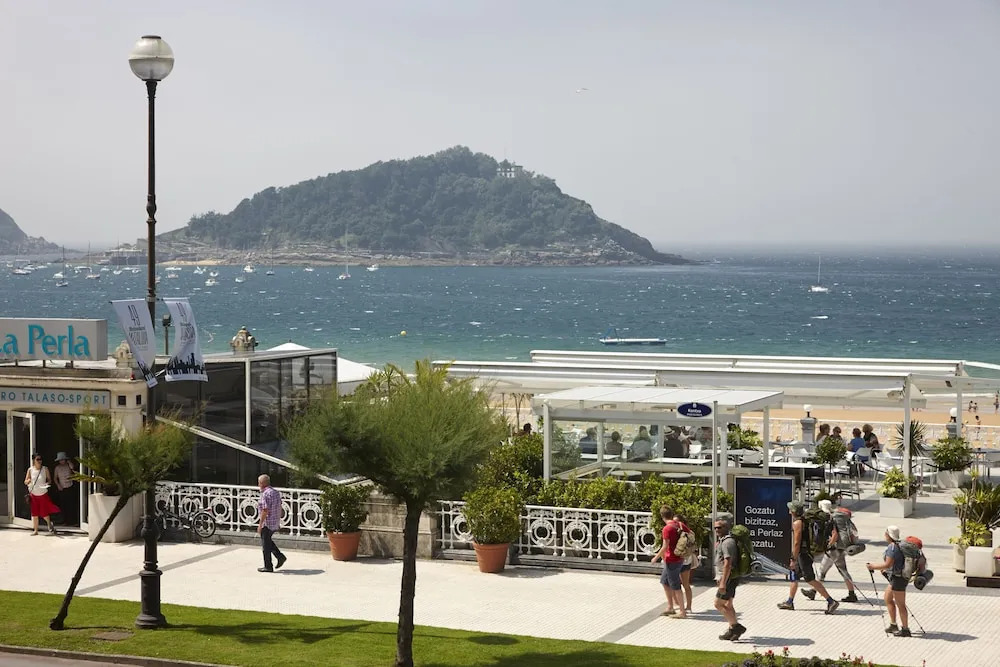 Playa de La Concha 5 Apartment by FeelFree Rentals