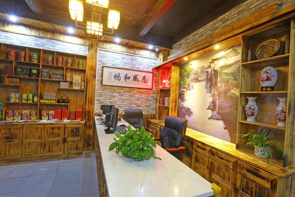 Alley Boutique Inn