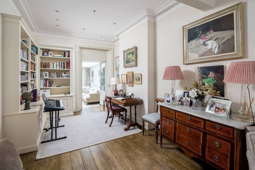 Exceptional 4-bed house right by Battersea Park