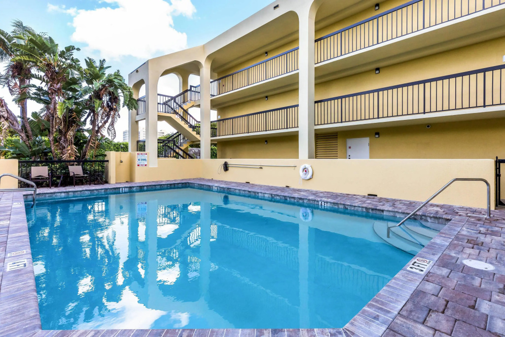 Quality Inn Palm Beach International Airport