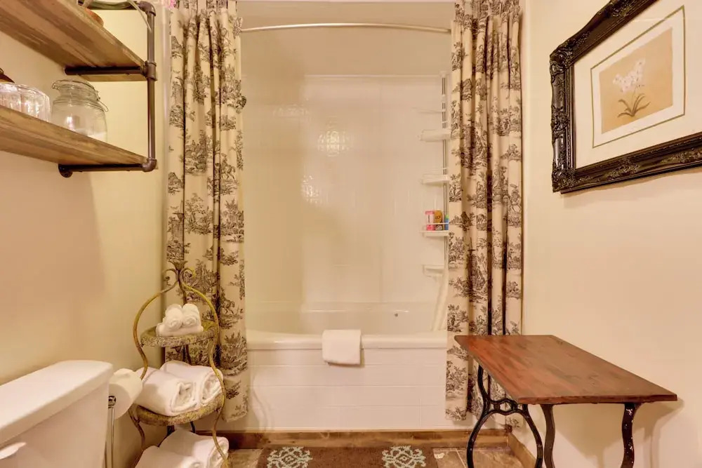 Riverfront Couple's Retreat in Smoky Mountains!