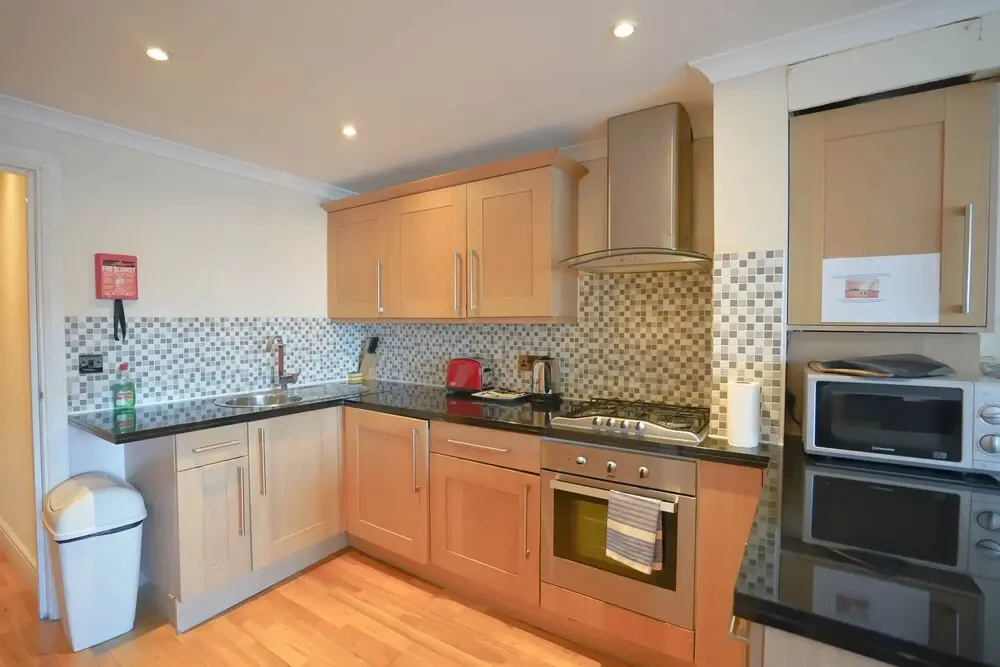 Lovely Balcony Apartment - Central London