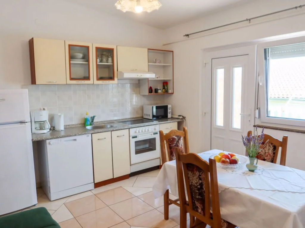 Apartment Yellow Maslenica