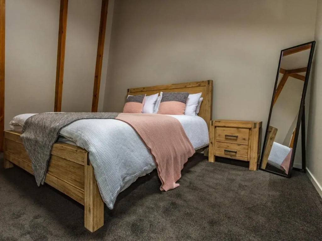98 on Clyde Spa Retreat - Ohakune Holiday Home