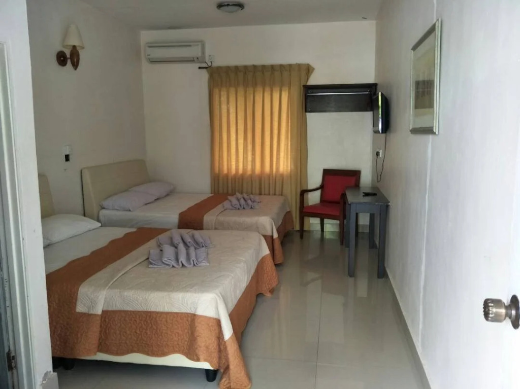 OYO 89890 Mila Motel 2