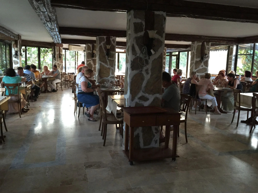 Pataros Hotel