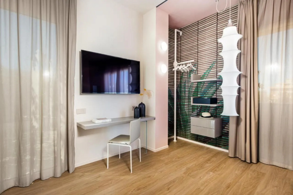 Open Hotel