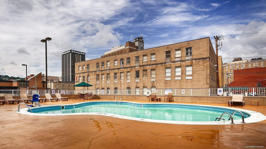 Quality Inn & Suites Charleston - Civic Center