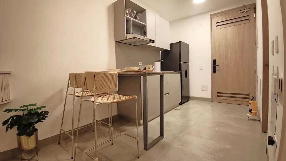Luxury Apartment Suite With Ocean Views and Swimming Pools