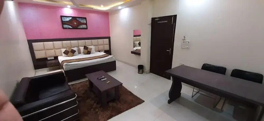 Hotel Ashiana Palace