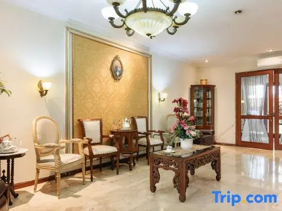 Urbanview de Dharmawangsa Suite Hotel